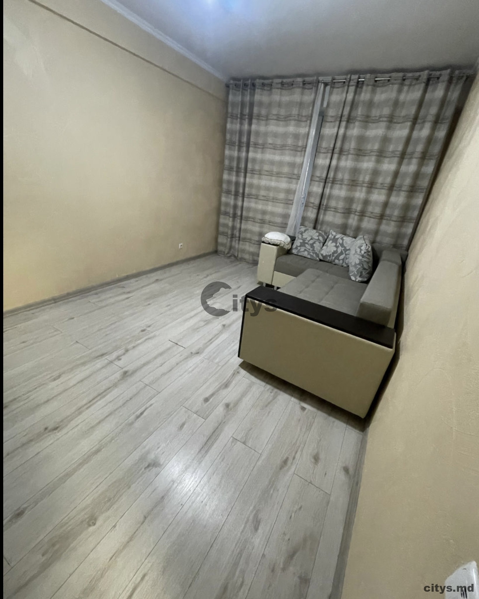 Chirie-Apartament cu 2 camere, 70m², Buiucani,Alba-Iulia photo 3 - citys.md Chirie-Apartament cu 2 camere, 70m², Buiucani,Alba-Iulia photo 2