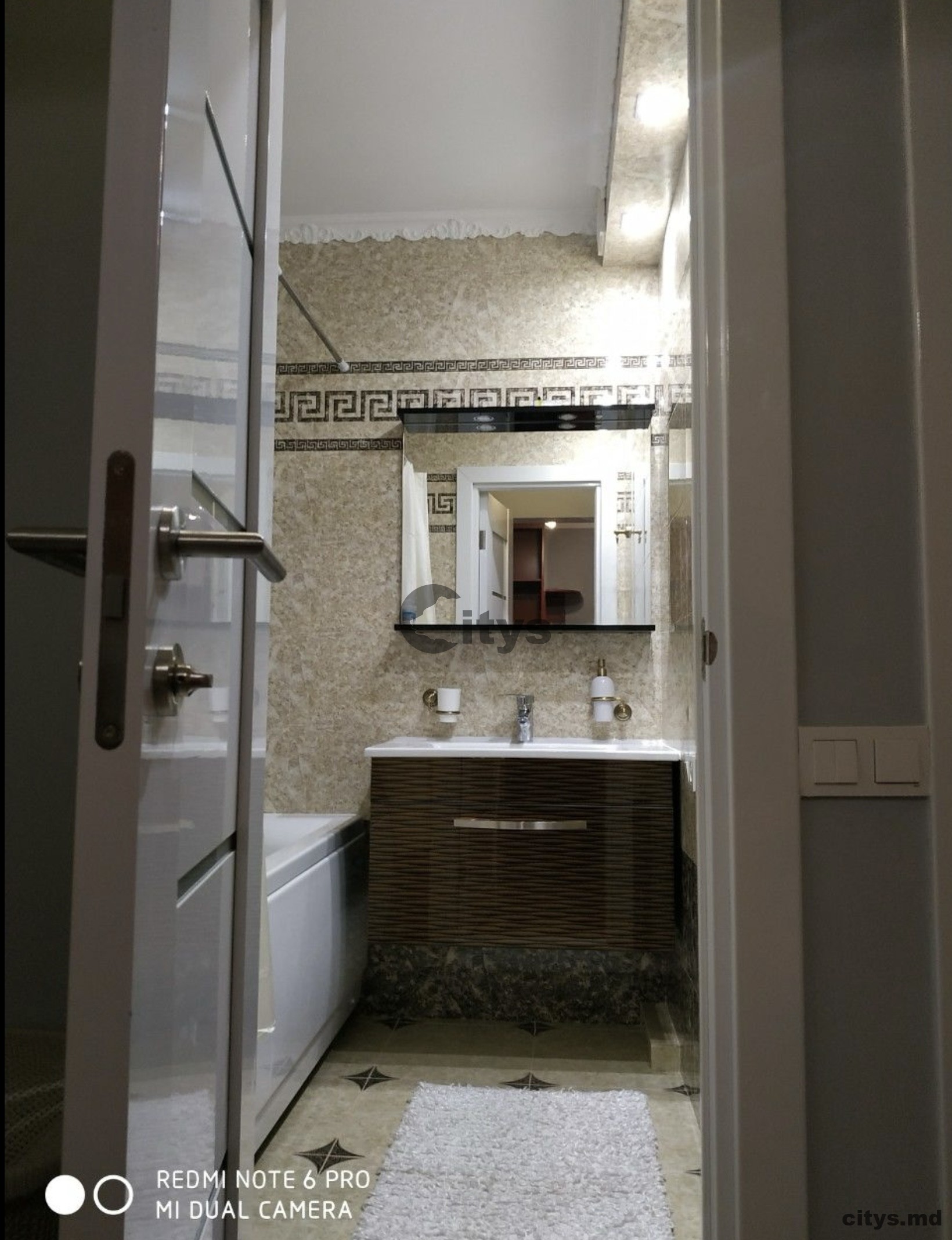 Chirie-Apartament cu 2 camere, 60m², Buiucani,Alba-Iulia photo 4 - citys.md Chirie-Apartament cu 2 camere, 60m², Buiucani,Alba-Iulia photo 3