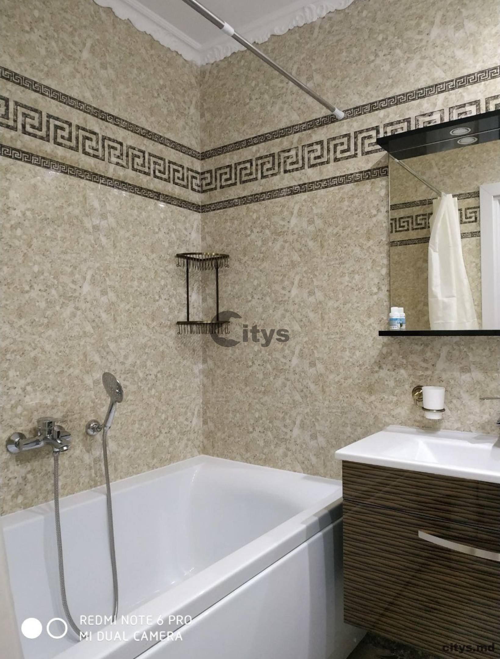 Chirie-Apartament cu 2 camere, 60m², Buiucani,Alba-Iulia photo 2 - citys.md Chirie-Apartament cu 2 camere, 60m², Buiucani,Alba-Iulia photo 1