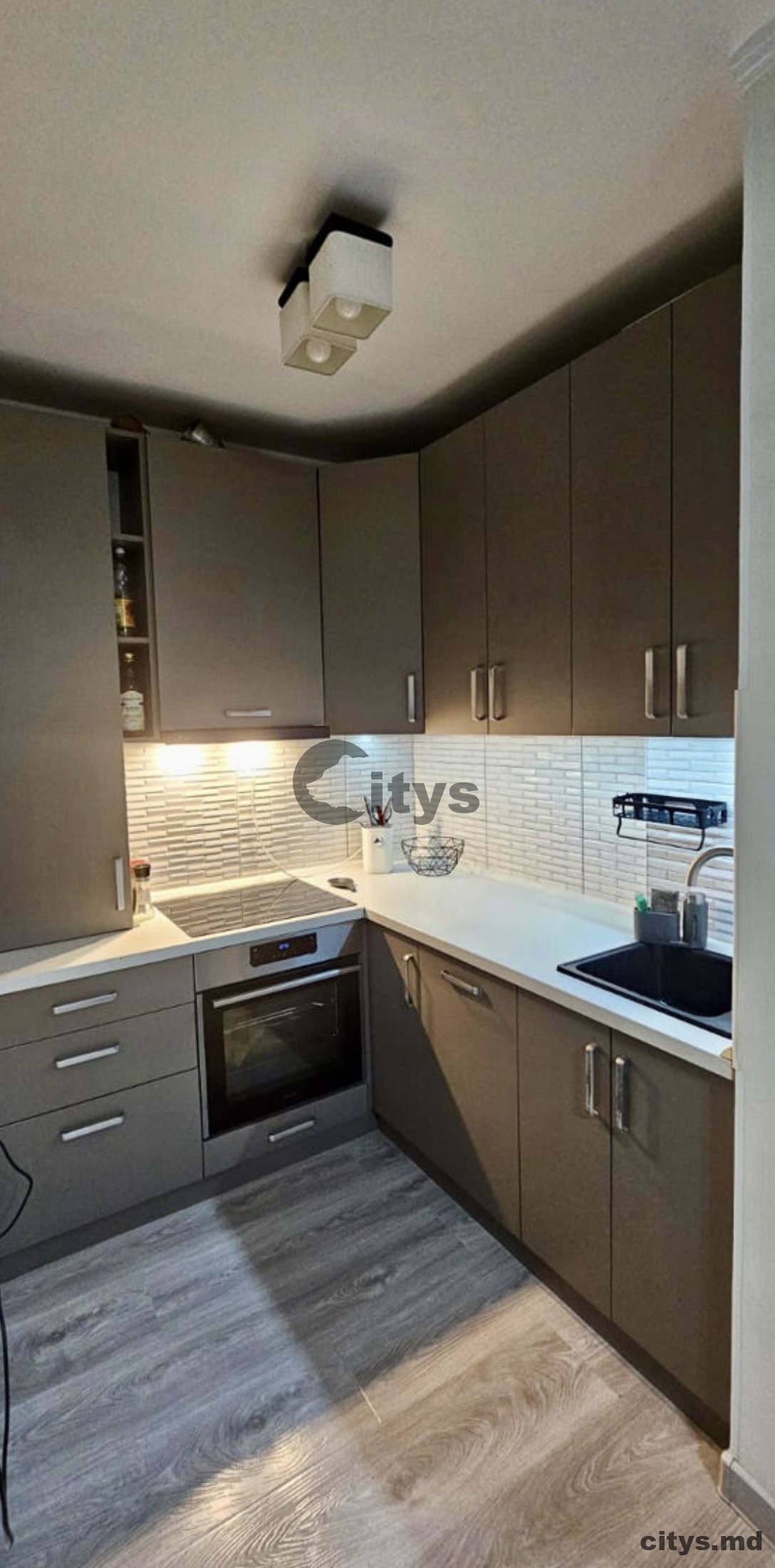 Chirie-Apartament cu 3 camere, 93m², Botanica,Nicolae Titulescu photo 0