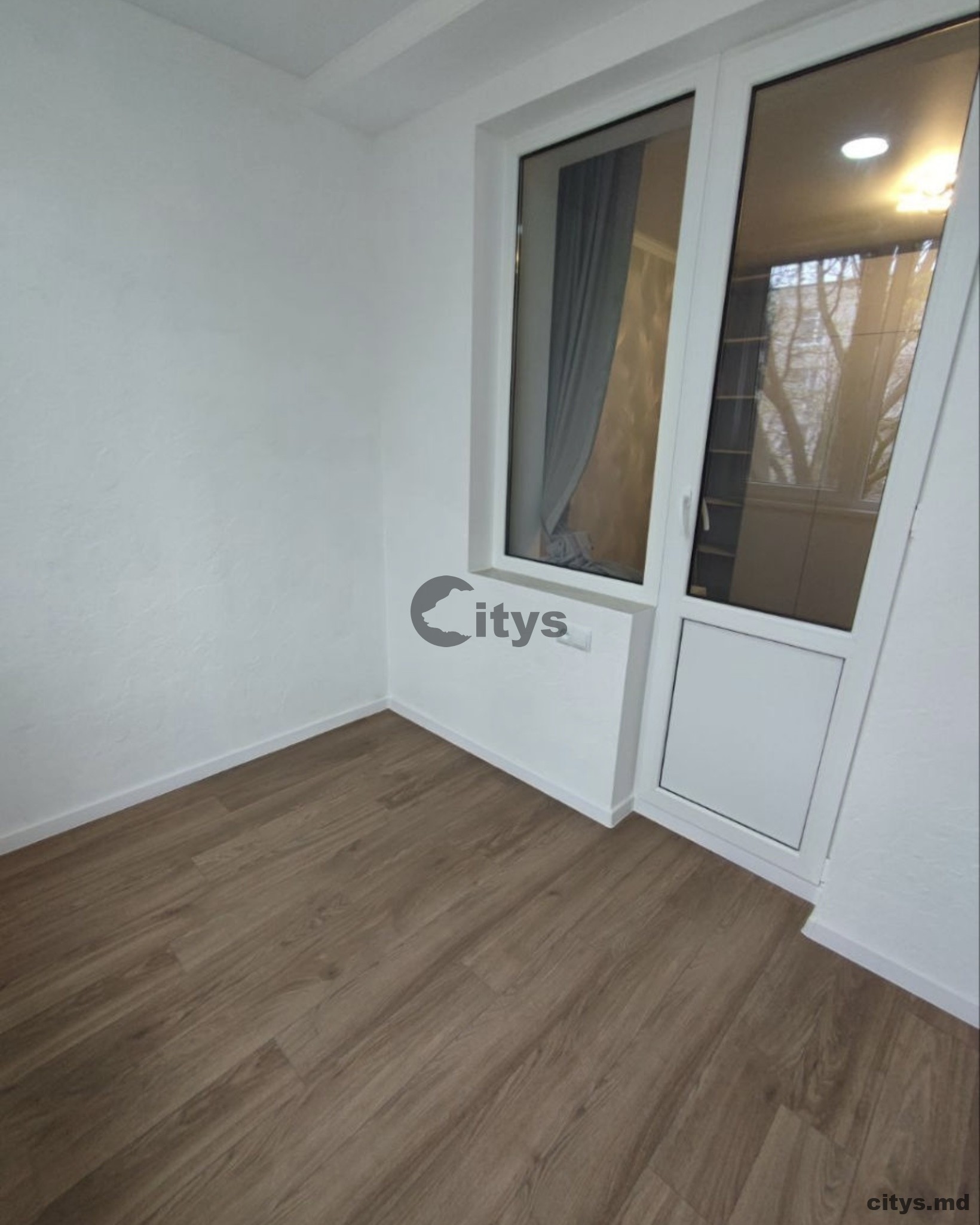 Se vinde-Apartament cu 2 camere, 57m², Rîșcani,Miron Costin photo 0