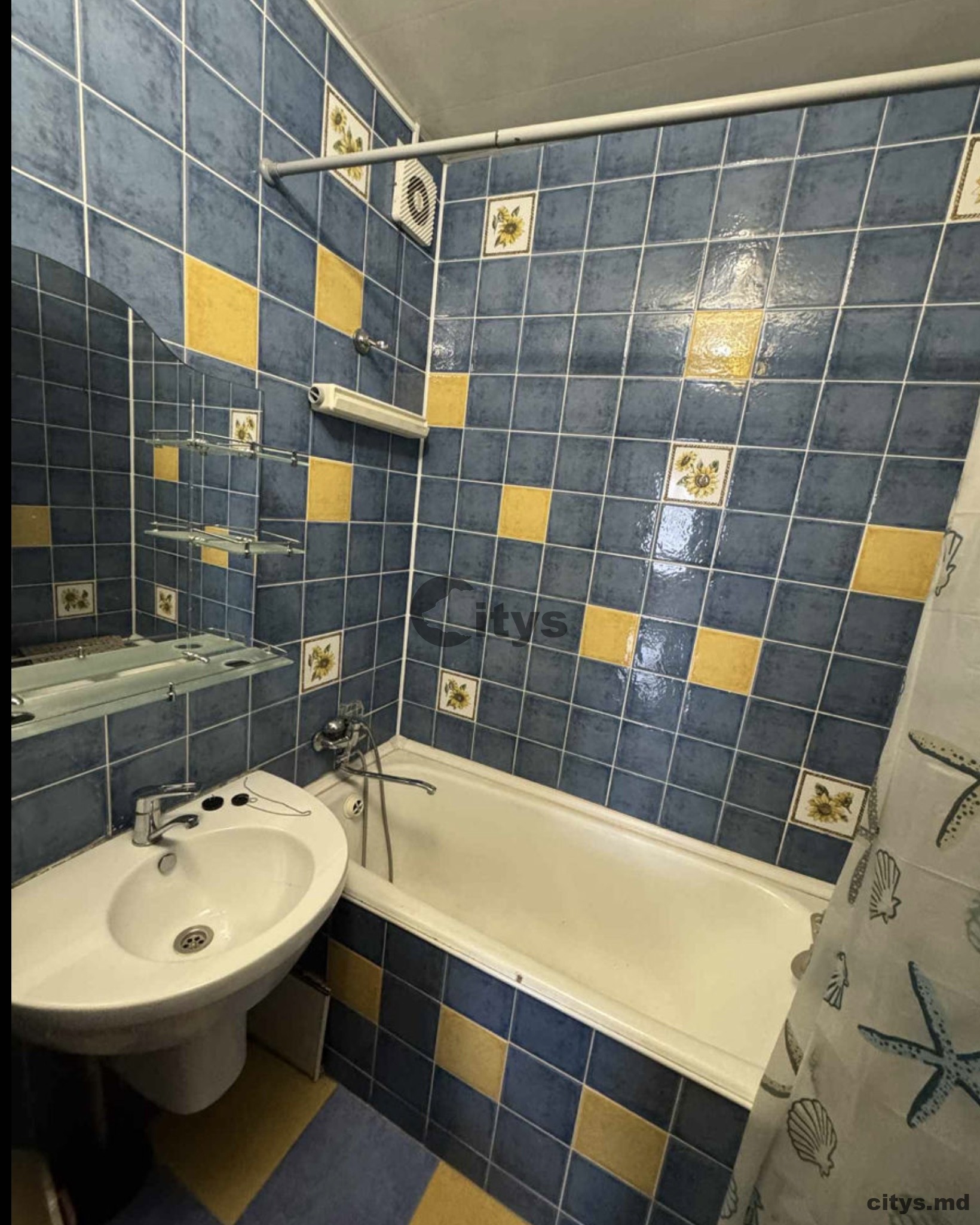 Chirie-Apartament cu 3 camere, 80m², Centru,Albișoara photo 1