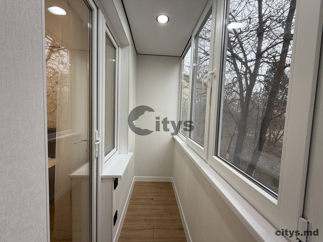 Apartament cu 3 camere, 80m², Sadovenu photo 4