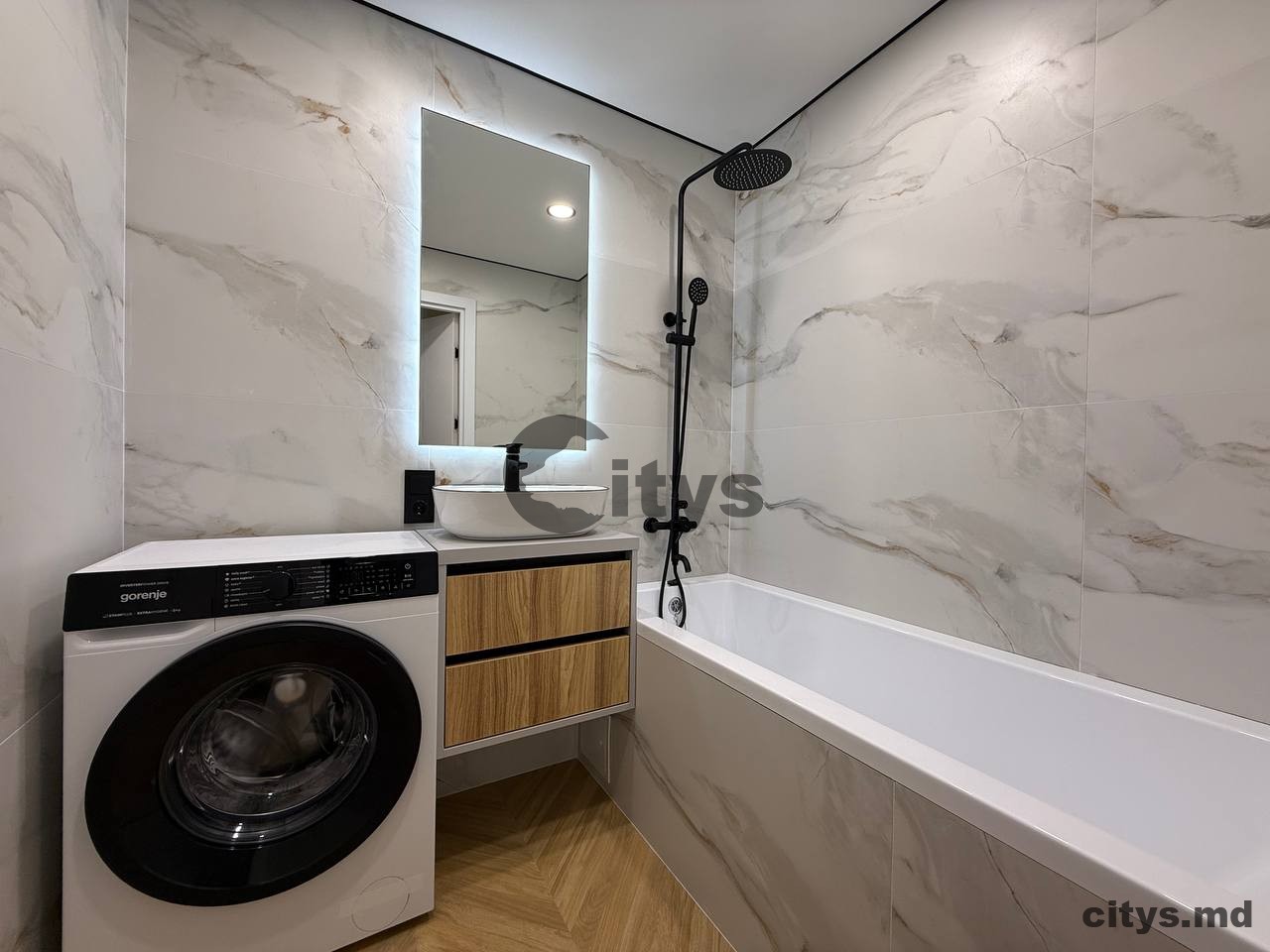 Apartament cu 3 camere, 80m², Sadovenu photo 6