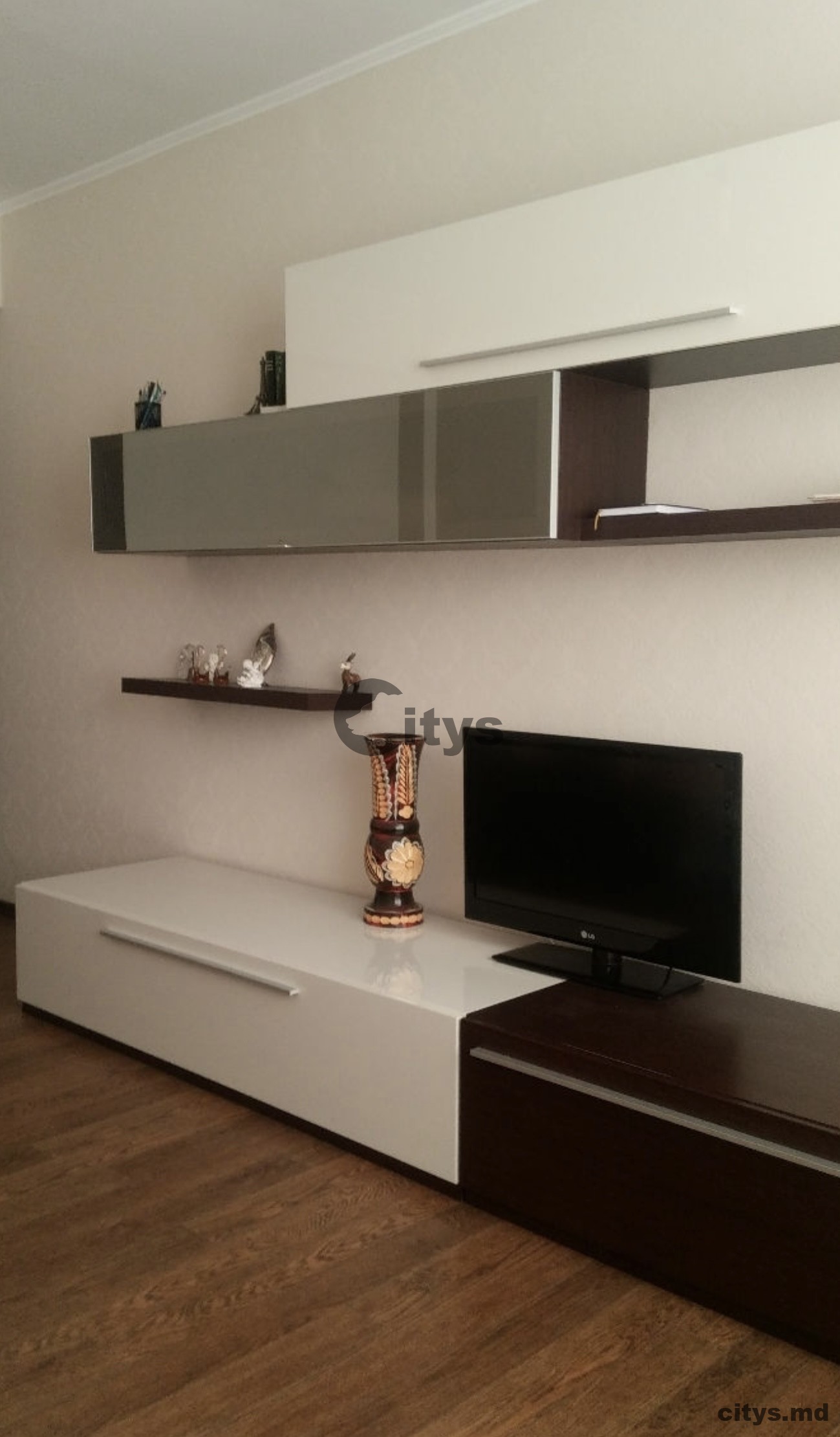Chirie-Apartament cu 3 camere, 93m²,Buiucani, Alba-Iulia photo 0