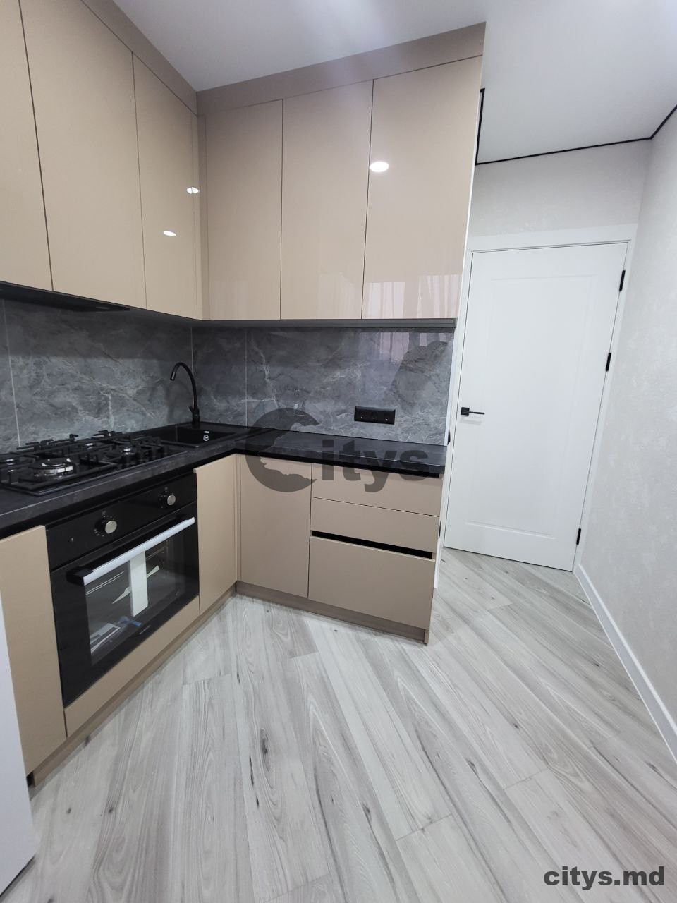 Vînzare, Apartament cu 2 camere+living, 47m², Сăușeni,1 photo 8