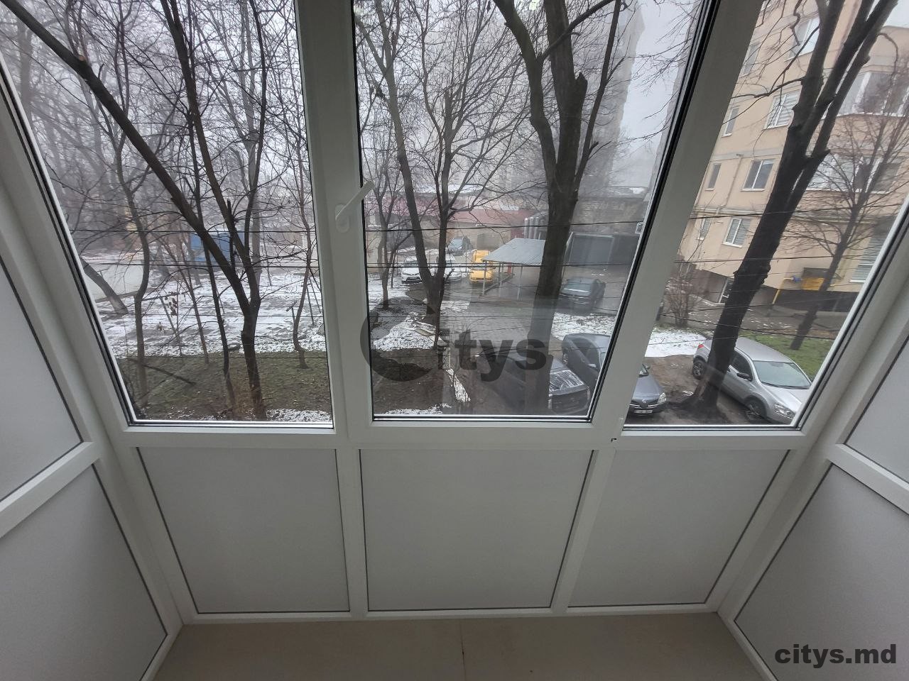 Vînzare, Apartament cu 3 camere și living, 54m², V. Lupu,31 photo 14