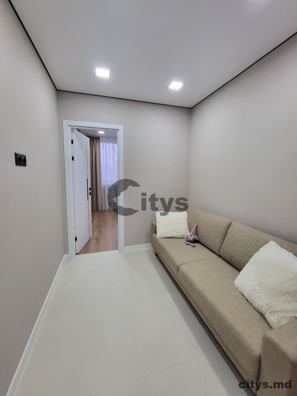Vînzare, Apartament cu 3 camere și living, 54m², V. Lupu,31 photo 7