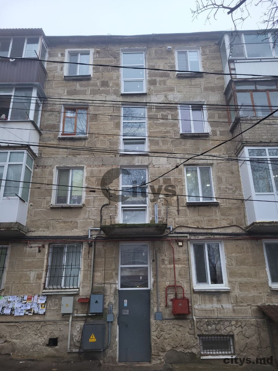 Vînzare, Apartament cu 3 camere și living, 54m², V. Lupu,31 photo 2