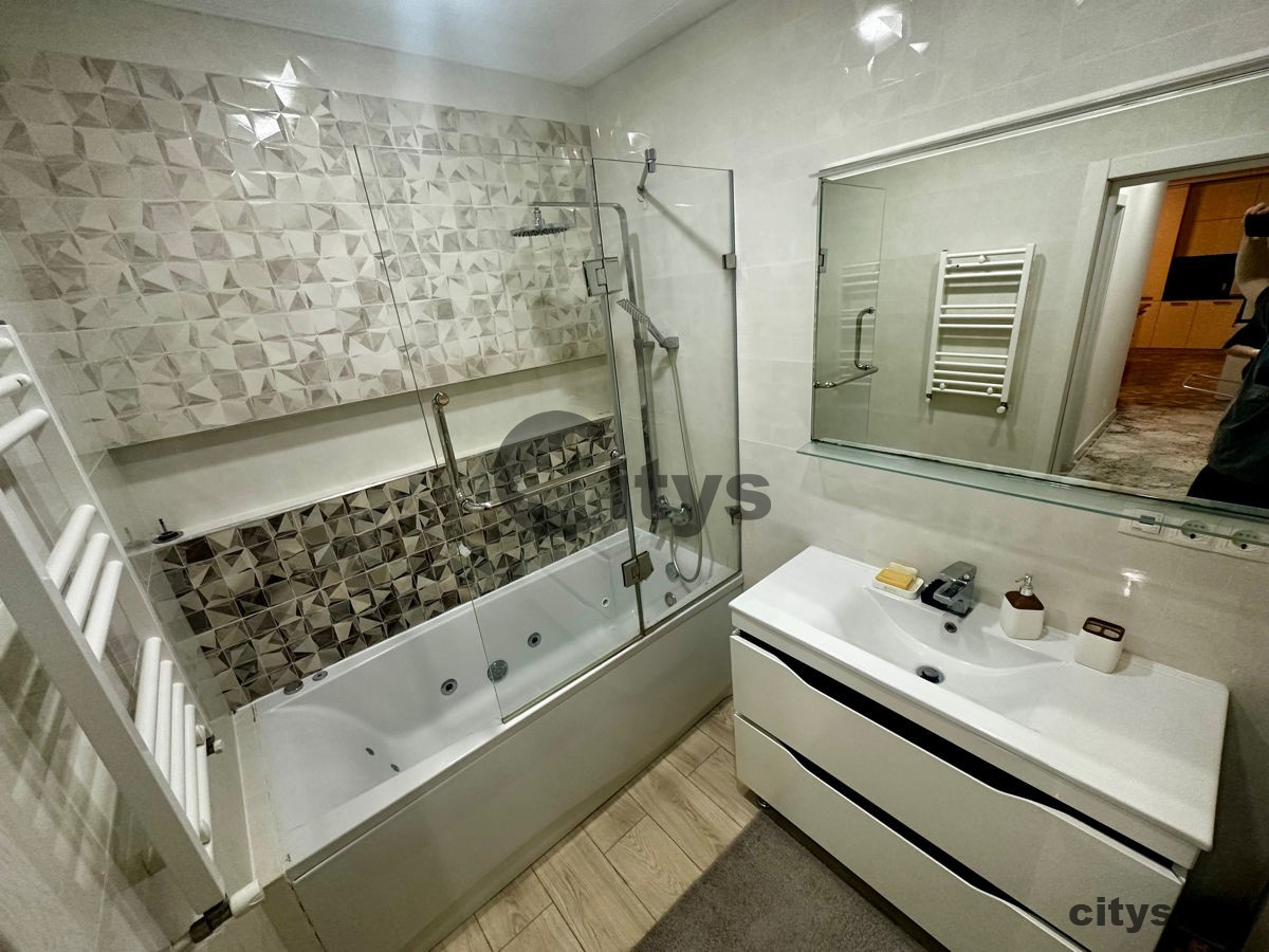 chirie-Apartament cu 2 camere, Centru 93m², str. Lev Tolstoi photo 8 - citys.md chirie-Apartament cu 2 camere, Centru 93m², str. Lev Tolstoi photo 7