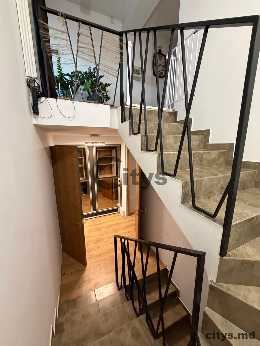 Duplex - Townhouse cu 3 nivele, 122m², str. Carierei photo 2 - citys.md Duplex - Townhouse cu 3 nivele, 122m², str. Carierei photo 1