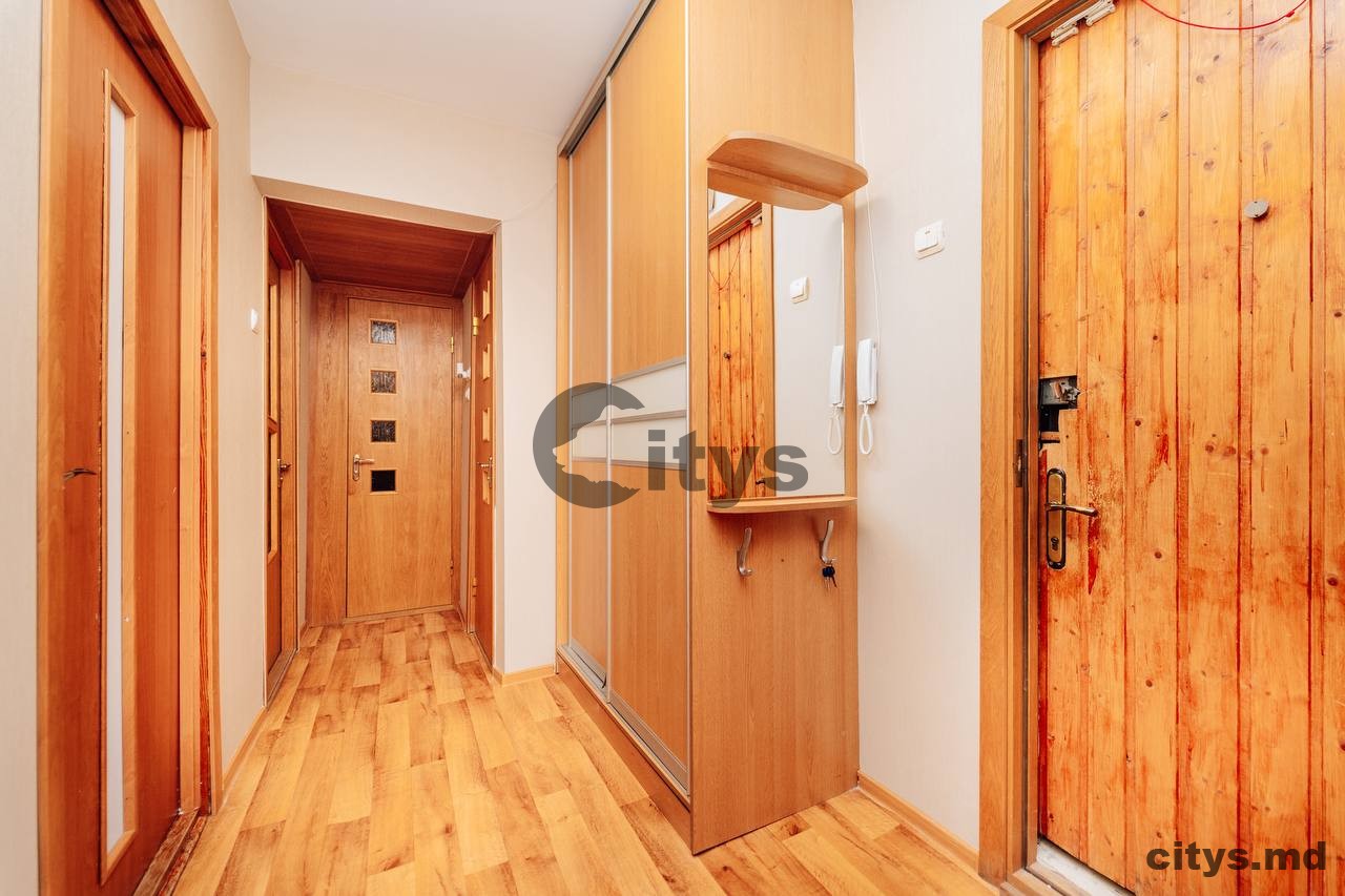 Apartament cu 2 camere, 50m², Telecentru, Str. Korolenco photo 3