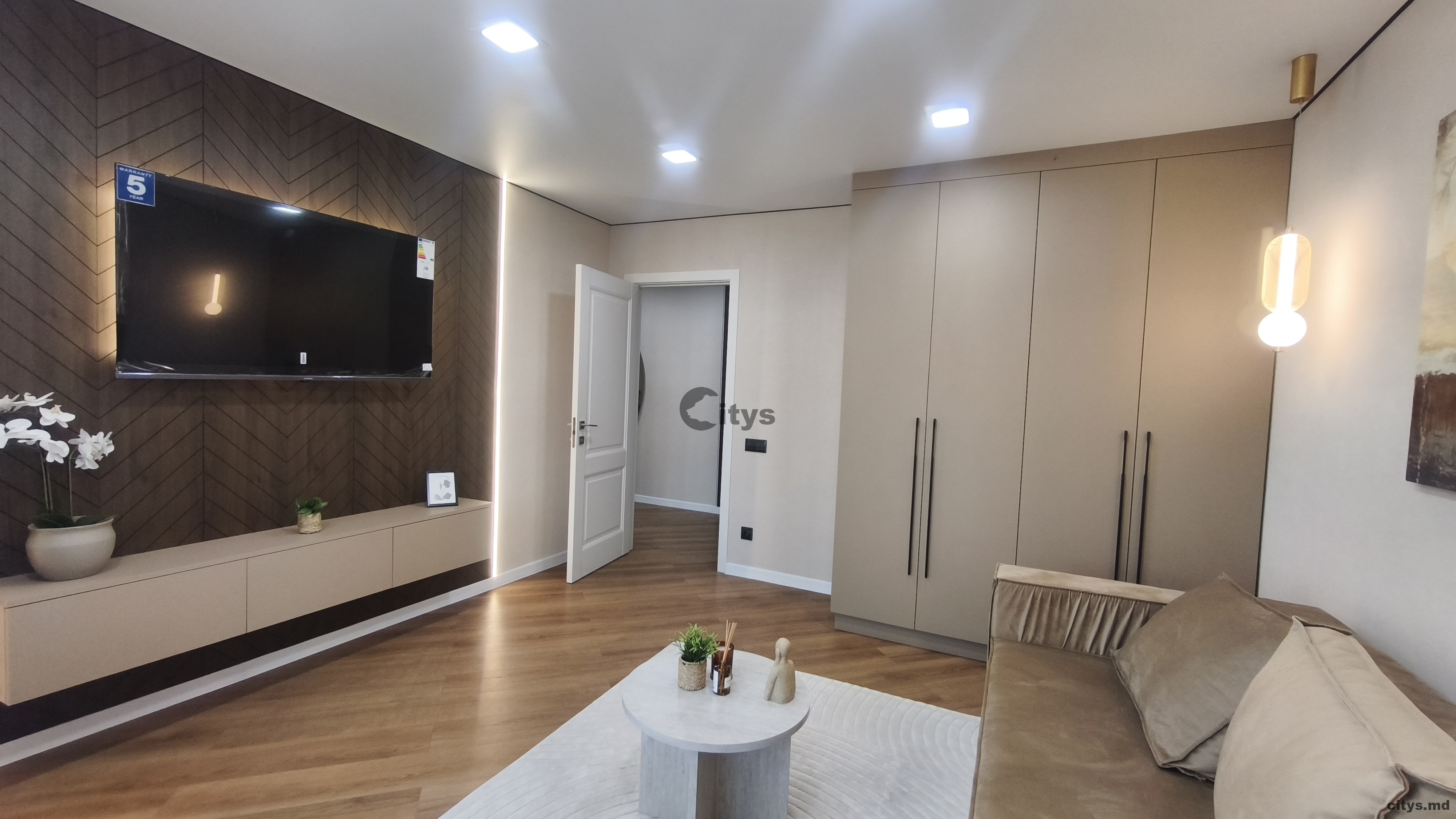 Apartament cu 3 camere, 64m², P.Zadnipru photo 3