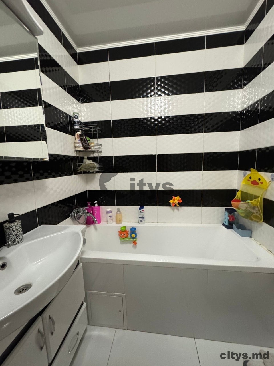 Apartament cu 2 camere, Botanica 60m², str. Așhabad photo 7