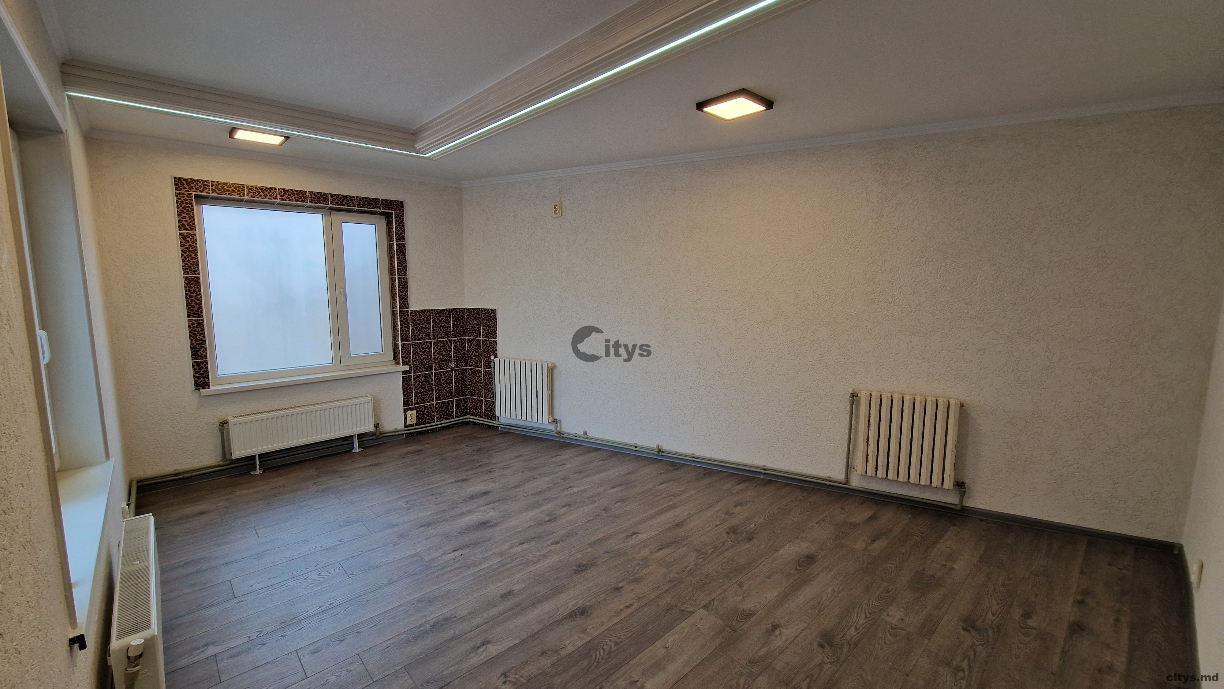 Universal, 20m², Kiev photo 2 - citys.md Universal, 20m², Kiev photo 1
