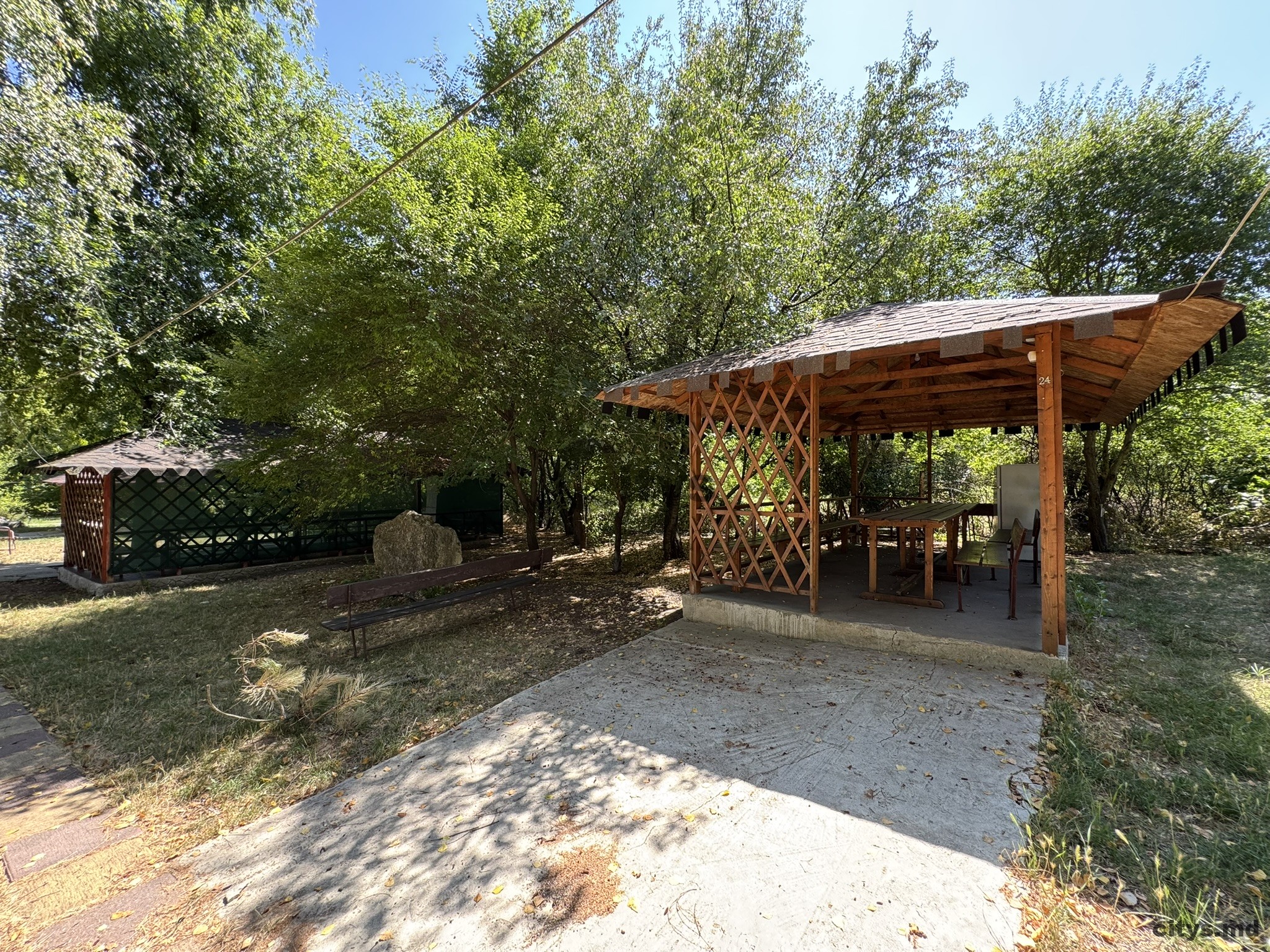 Chirie foisor cu gratar photo 7