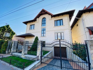 Casă cu 2 nivele, 560m², Chișinău, Buiucani, str. Alexandru Donici photo