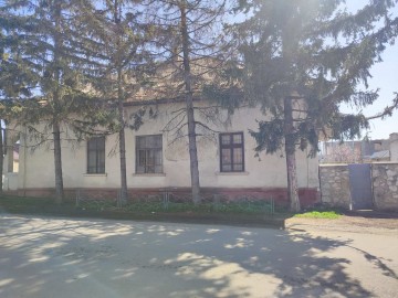 350m², Octavian Cirimpei photo