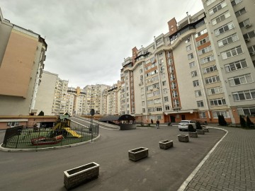 Apartament cu 2 camere, 64m², Buiucani photo