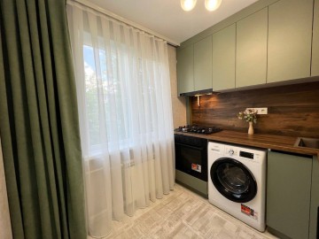 Apartament cu 2 camere, 47m², str. Hristobotev 5/1 photo