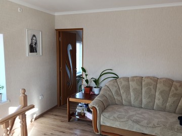 Apartament cu 4 camere, 80m², Strada București photo