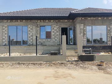 Casă cu un nivel, 150m², Strada Budeşti photo