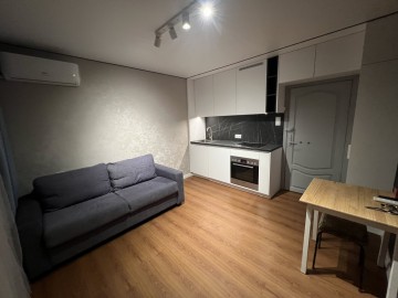 Малосемейка, 19м², Ботаника,Христо Ботев photo