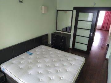 chirie-Apartament cu 3 camere, Botanica 80m², str. Plaiului photo