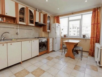 Apartament cu 3 camere, 75m², Mircea cel Bătrân 7471 photo