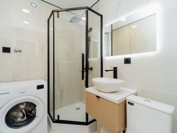 Se vinde-Apartament cu 2 camere, 50m², Botanica,Trandafirilor photo