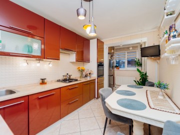 Apartament cu 3 camere, 73m², Botanica, Cetatea Albă photo