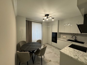 Apartament cu 3 camere, 91m², Mircea cel Batrin photo