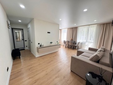 Apartament cu 2 camere, 60m², Botanica, Николае Титулеску photo