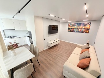 Apartament cu 2 camere, 60m², str. Academiei photo